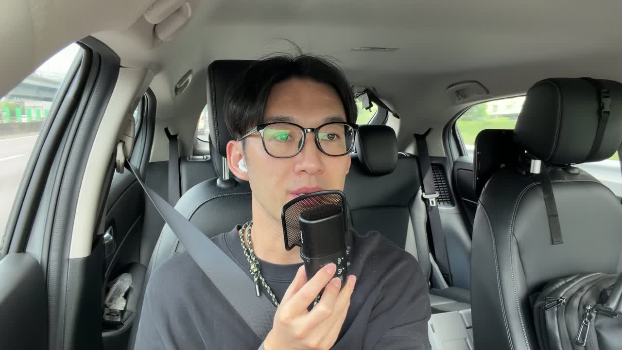 Nick 坐在車內錄製舌尖不打結 EP20