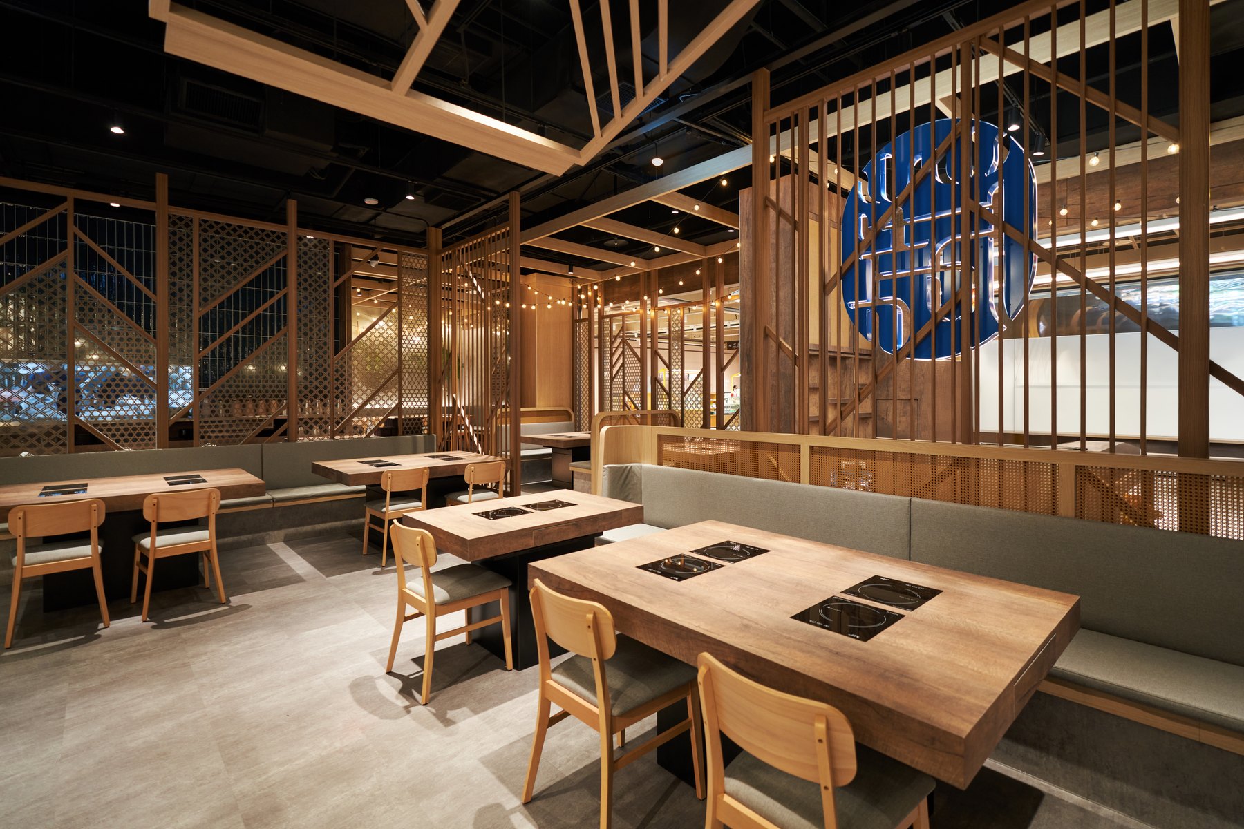 隔屏與用餐空間